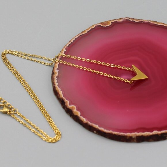 Jewelry necklace yellow gold tone contemporary minimalist dainty v shaped - Picture 2 of 8